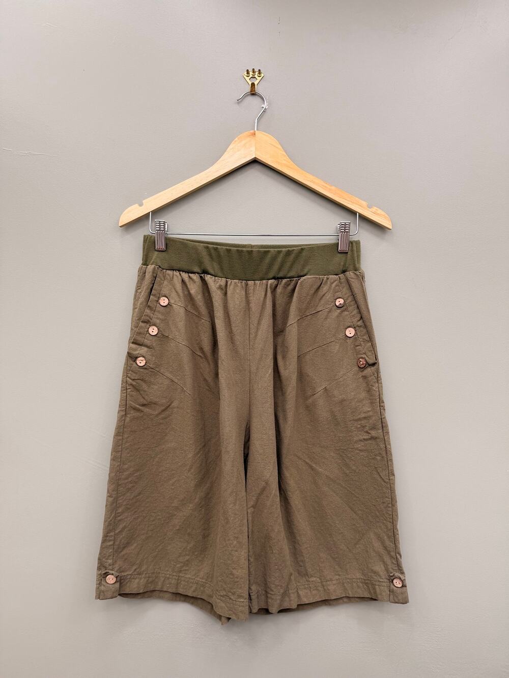 95% Linen Olive Green Wide Leg Bermuda Shorts Pull On Button Detail XL